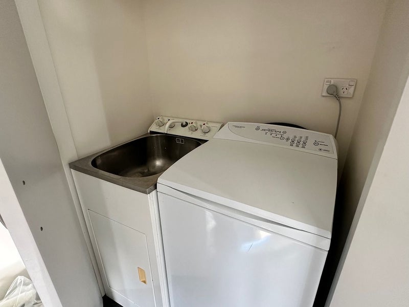 8 Alameda Terrace, Aro Valley, Wellington - Carousel 10