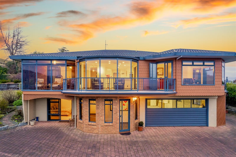 14 Croisilles Place, Richmond, Richmond - Carousel 1