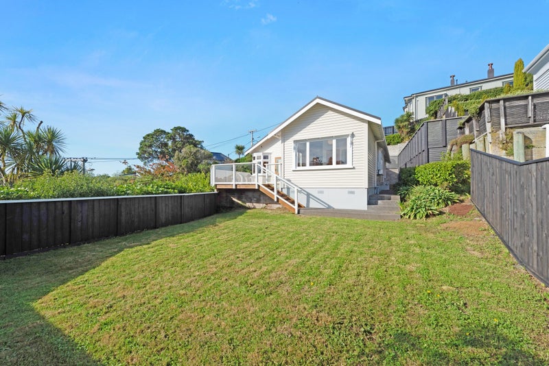 4 Mertoun Terrace, Kelburn, Wellington - Carousel 2
