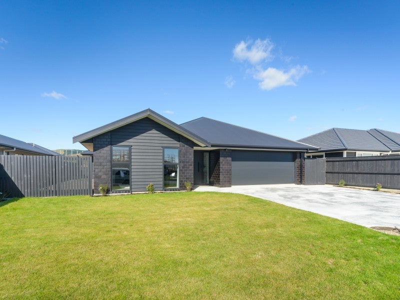 28 Atlantic Drive, Fitzherbert, Palmerston North - Carousel 2