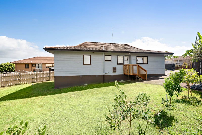 3 Andros Place, Unsworth Heights, Auckland - Carousel 2