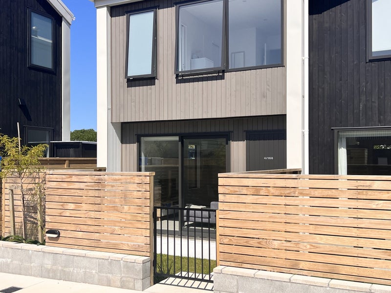 4/166 Queens Drive, Lyall Bay, Wellington - Carousel 1