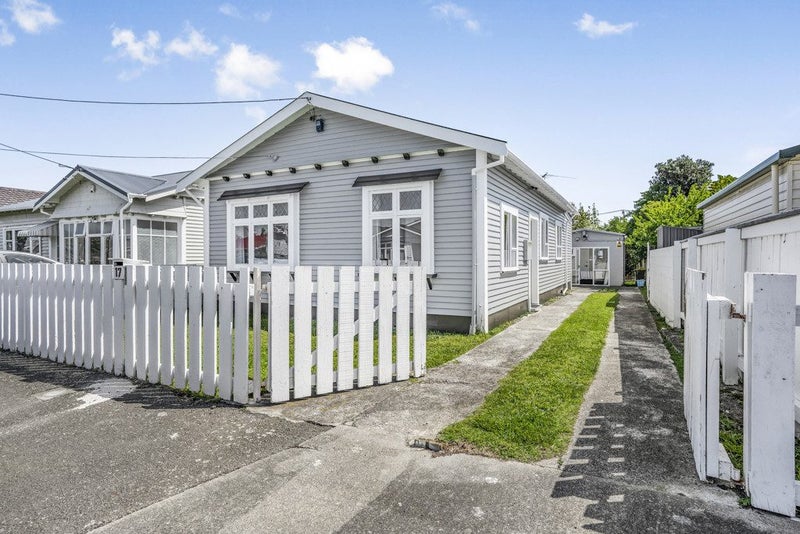 17 Collins Street, Petone, Lower Hutt - Carousel 1