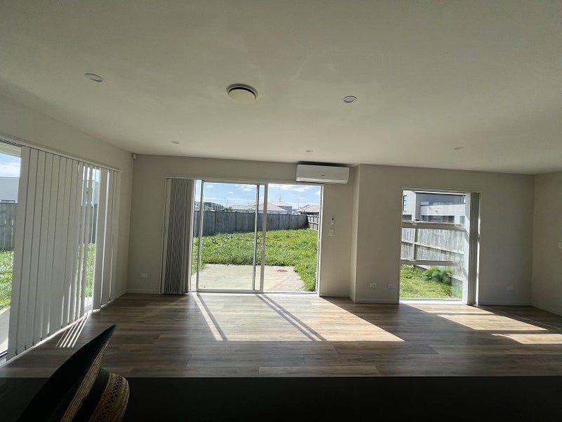 17 Kapia Drive, Takanini, Auckland - Carousel 2