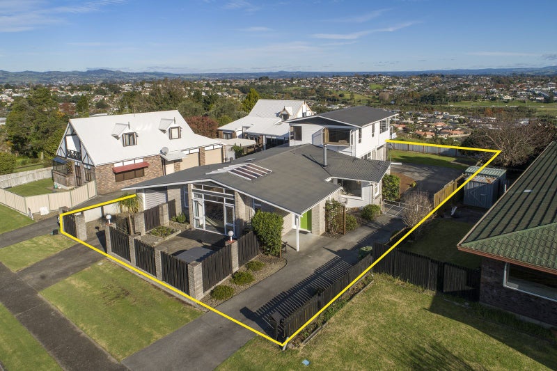 56 The Drive, Brookfield, Tauranga - Carousel 1