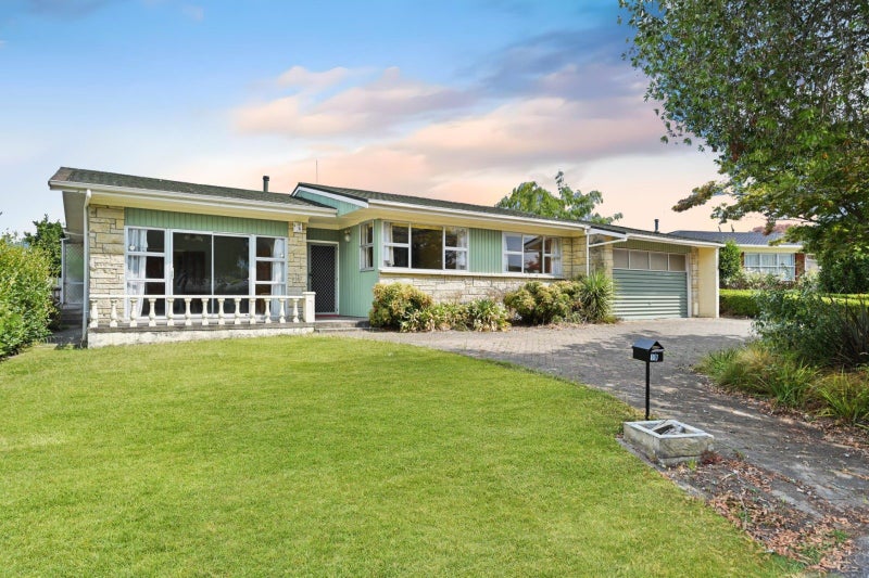 10 Glen Lynne Avenue, Queenwood, Hamilton - Carousel 1