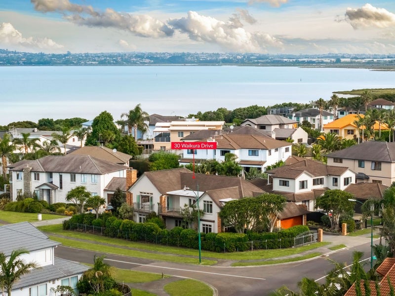 30 Waikura Drive, Te Atatu Peninsula, Auckland - Carousel 1