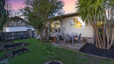 285 Glengarry Road, Glen Eden, Auckland - Carousel 1