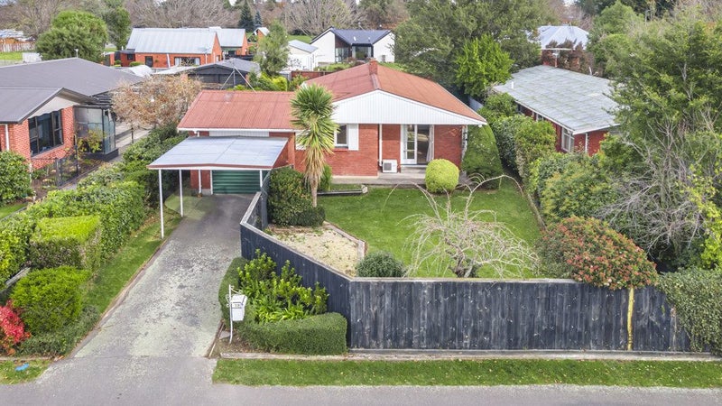 17 Queens Drive, Allenton, Ashburton - Carousel 1