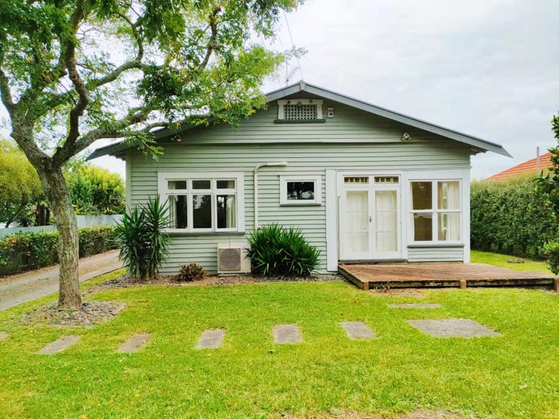 119 Galloway Street, Hamilton East, Hamilton - Carousel 1