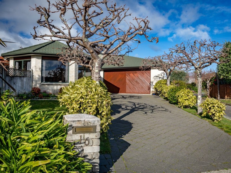 16 Runanga Grove, Waikanae - Carousel 21
