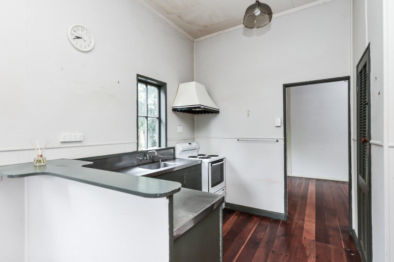 203 Maeroa Road, Maeroa, Hamilton - Carousel 1