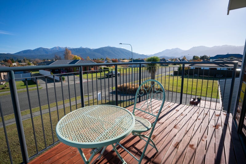 35 Lawson Burrows Crescent, Te Anau, Te Anau - Carousel 2