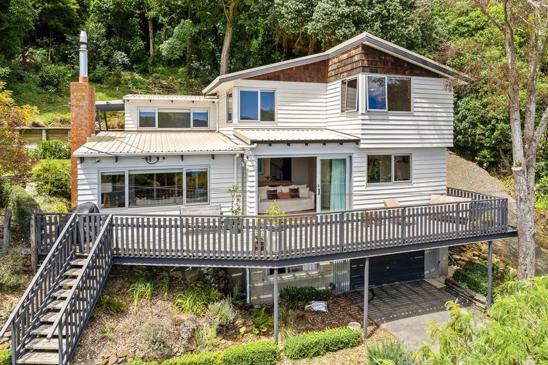 18 Marion Street, Macandrew Bay, Dunedin - Carousel 1