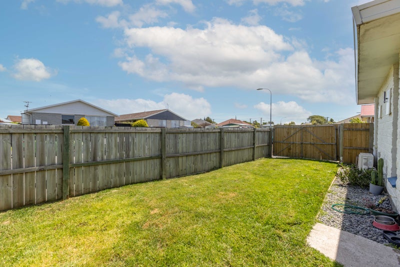 1/7 Leonie Place, Aranui, Christchurch - Carousel 14