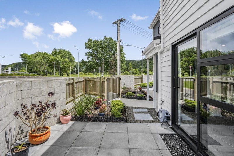 1C Stokes Valley Road, Stokes Valley, Lower Hutt - Carousel 2