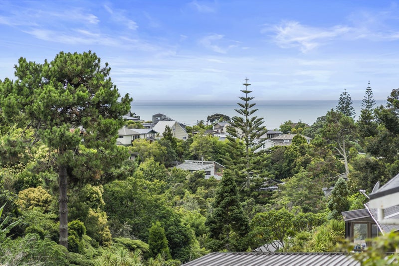 7 Chevron Place, Castor Bay, Auckland - Carousel 2