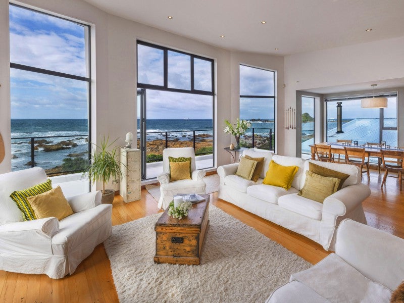 160 The Esplanade, Island Bay, Wellington - Carousel 1