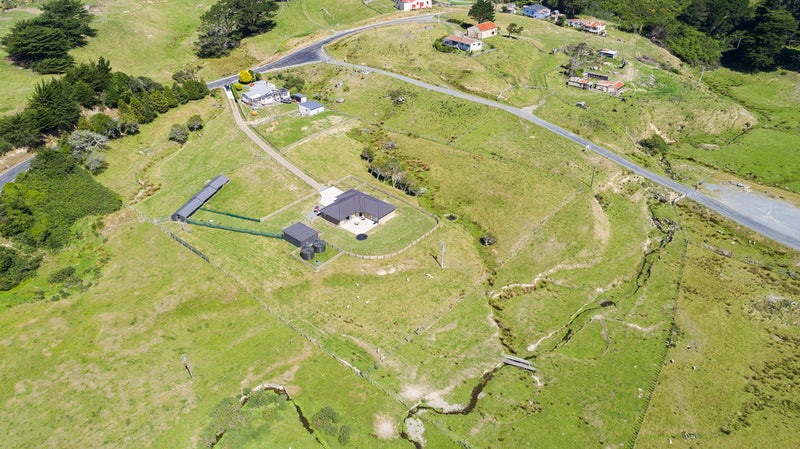 206 South Makara Road, Mākara, Wellington - Carousel 1