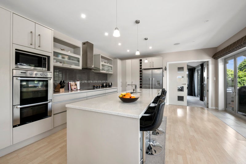 42 Heretaunga Square, Silverstream, Upper Hutt - Carousel 2