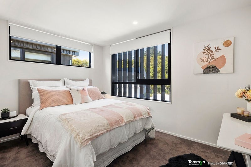 3/6 Bushland Grove, Paparangi, Wellington - Carousel 2