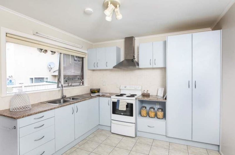 2/6 King George Avenue, Epsom, Auckland - Carousel 2