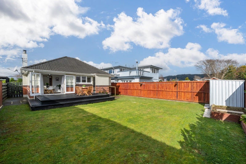 35 Golders Road, Elderslea, Upper Hutt - Carousel 1