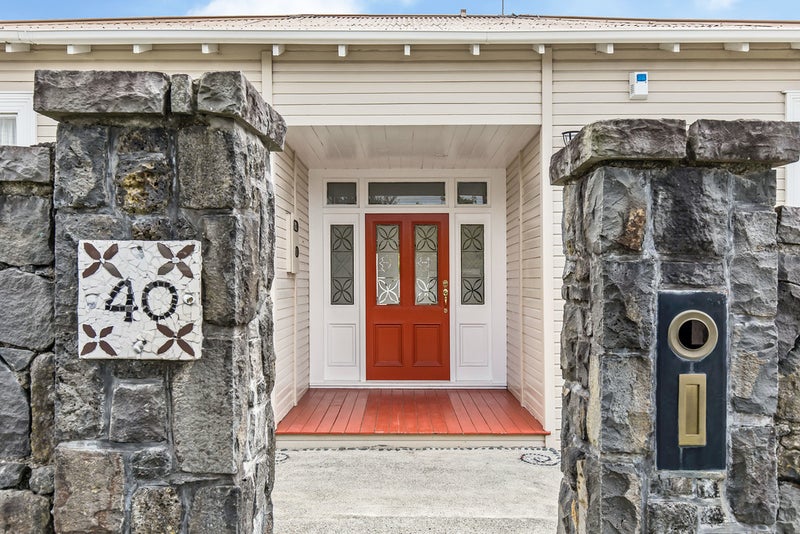 40 Mountain View Road, Morningside, Auckland - Carousel 2