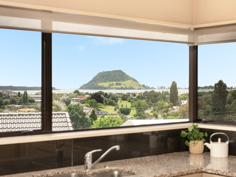 43 Hillcrest Road, Otumoetai, Tauranga - Carousel 1