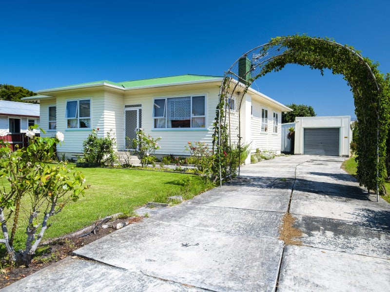 19 Endcliffe Road, Kaiti, Gisborne - Carousel 1