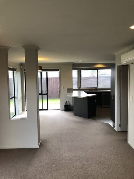 25B Graham Street, Hamilton East, Hamilton - Carousel 2