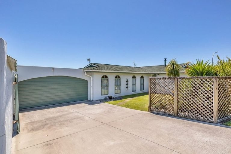 1 Lantana Avenue, Bell Block, New Plymouth - Carousel 1