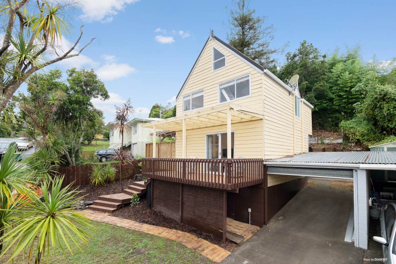 1/14 Sispara Place, Beach Haven, Auckland - Carousel 1