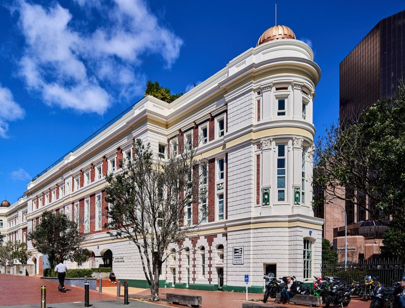 2.3/1 Queens Wharf, Wellington Central, Wellington - Carousel 1