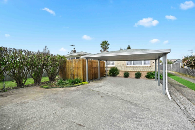 14 Greta Street, Glenview, Hamilton - Carousel 1