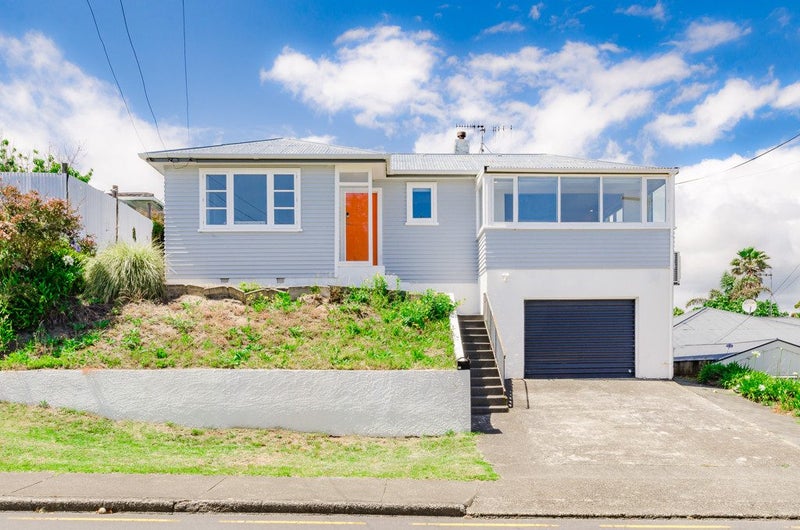 12 Gray Avenue, Paraparaumu Beach, Paraparaumu - Carousel 2