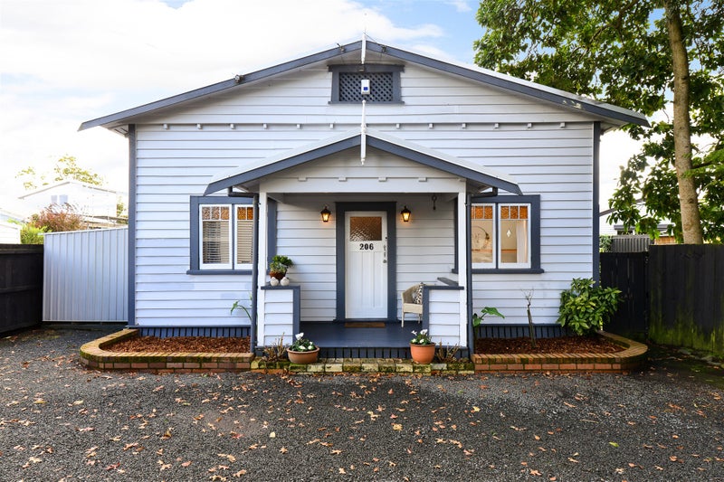 206 Maeroa Road, Maeroa, Hamilton - Carousel 1