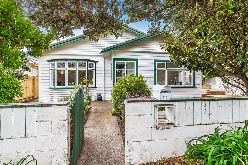 69 Rex Street, Miramar, Wellington - Carousel 1