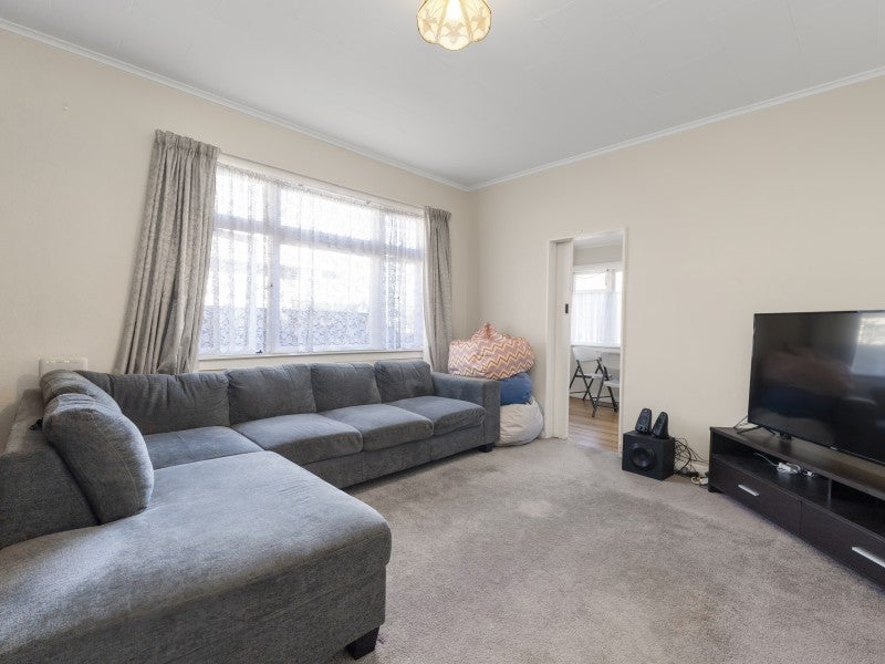 64 Kauri Street, Miramar, Wellington - Carousel 2