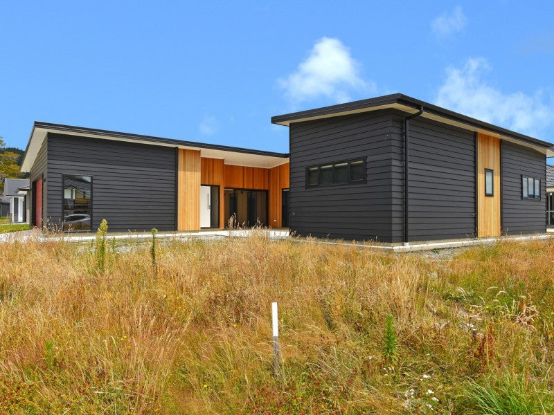 7 Kerrigan Crescent, Trentham, Upper Hutt - Carousel 2