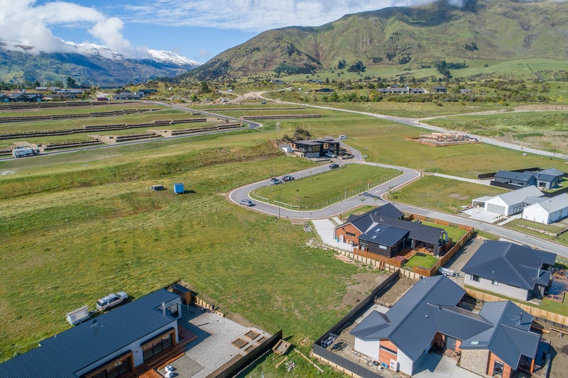 5 Little Alpha Loop, Wānaka - Carousel 12