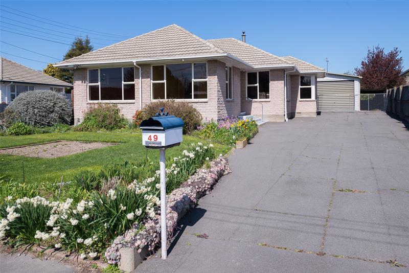 49 Glenmore Avenue, Casebrook, Christchurch - Carousel 1