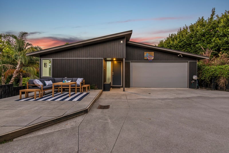 129F Rangatira Road, Beach Haven, Auckland - Carousel 2