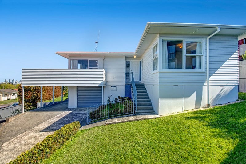 1/56 Potter Avenue, Northcote, Auckland - Carousel 1