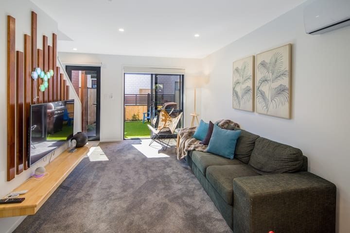 4/12 Biddle Crescent, Taita, Lower Hutt - Carousel 1