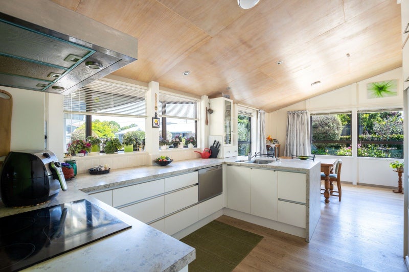 30 Takiroa Street, Urenui, Urenui - Carousel 2