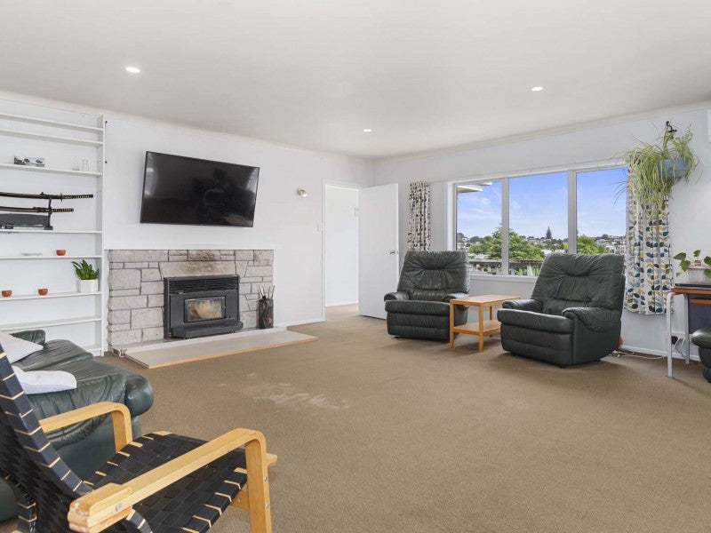 18 Bellevue Road, Brookfield, Tauranga - Carousel 2