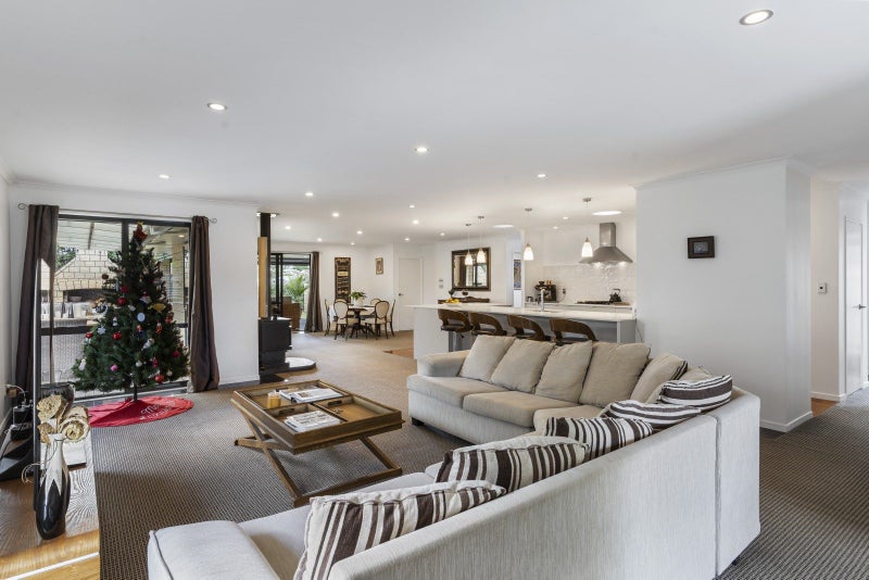 24 Sunset Drive, Pukekohe, Pukekohe - Carousel 2