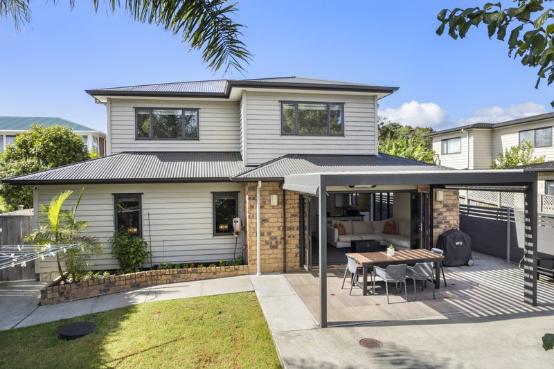 168 Cliff View Drive, Green Bay, Auckland - Carousel 2