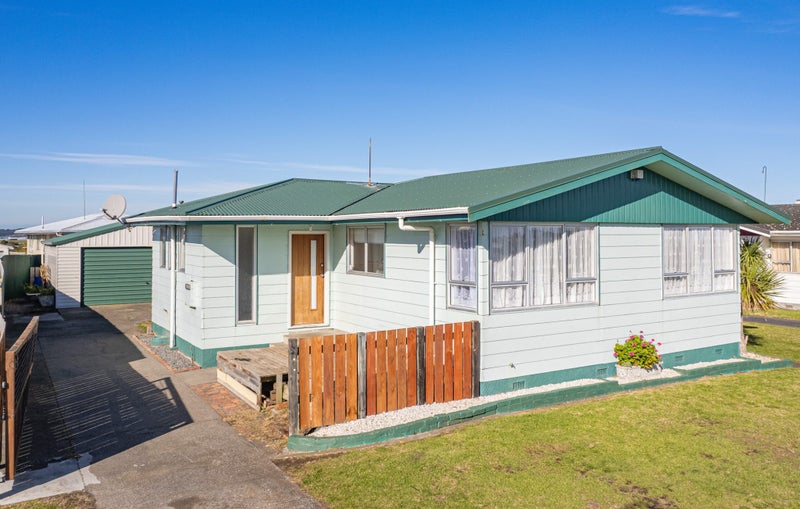 51 Lee Street, Castlecliff, Whanganui - Carousel 1